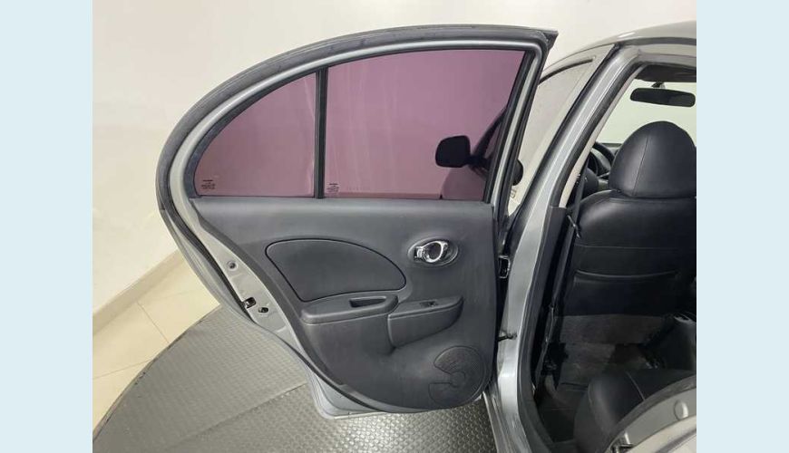 NISSAN MARCH S 1.6 16V FLEX MANUAL 4P - CINZA - 2013 Foto 9 (Grande)