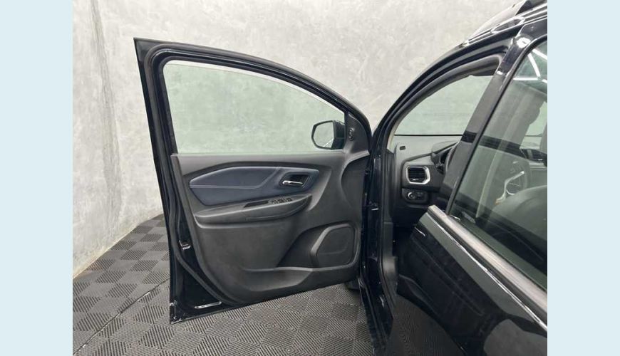 CHEVROLET SPIN PREMIER 1.8 FLEX AUT. 4P - PRETO - 2023 Foto 9 (Grande)