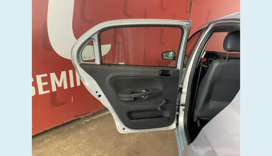 VOLKSWAGEN GOL 1.0 12V FLEX MANUAL 4P - PRATA - 2020 Foto 9 (Grande)