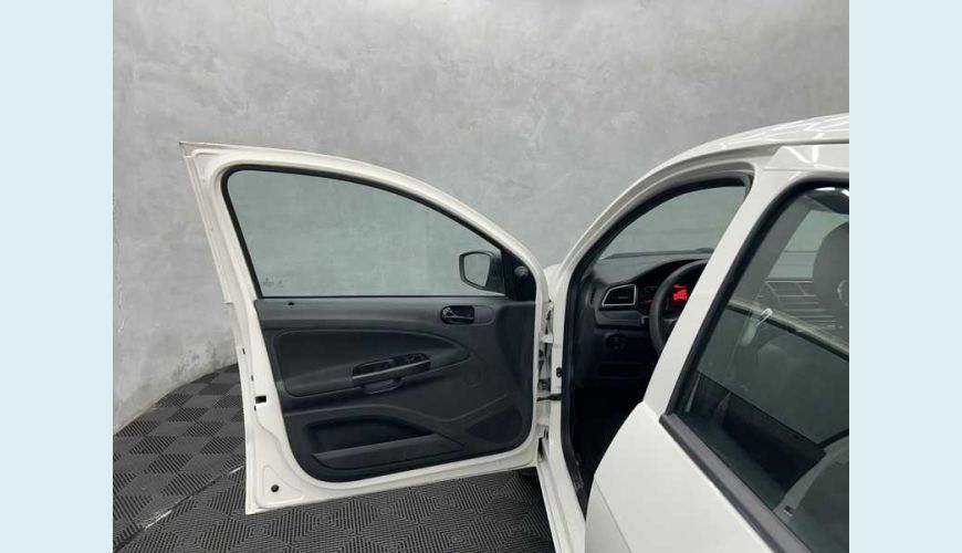 VOLKSWAGEN VOYAGE 1.0 MPI FLEX MANUAL 4P - BRANCO - 2023 Foto 9 (Grande)