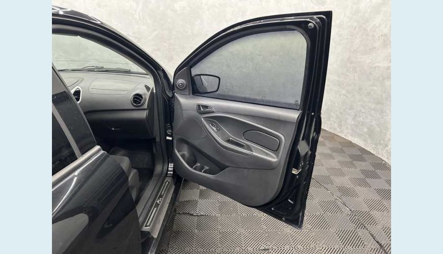 FORD KA SE 1.0 FLEX MANUAL 4P - PRETO - 2020 Foto 9 (Grande)