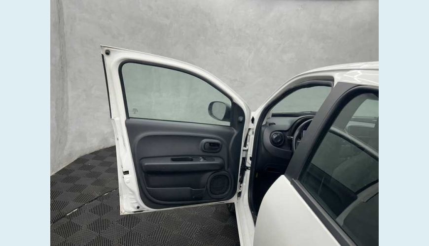 FIAT MOBI LIKE 1.0 FLEX MANUAL 4P - BRANCO - 2023 Foto 9 (Grande)
