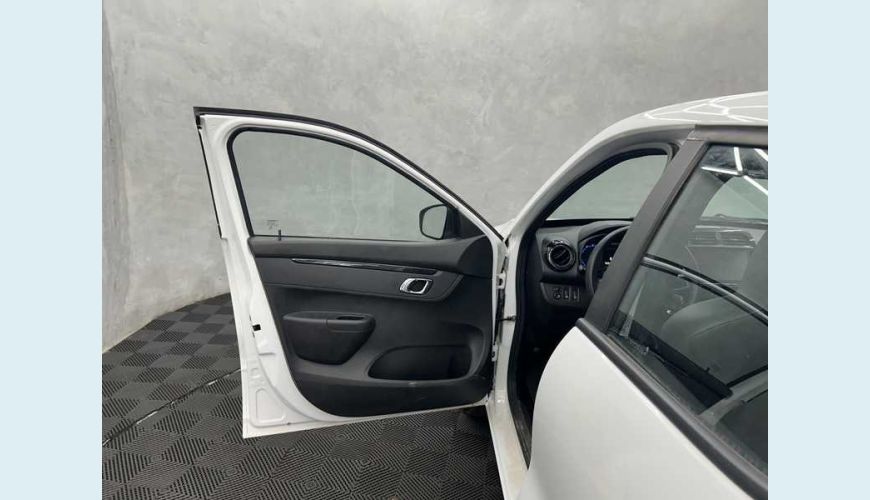 RENAULT KWID INTENSE 1.0 FLEX MANUAL 4P - BRANCO - 2023 Foto 9 (Grande)