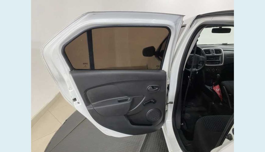 RENAULT LOGAN AUTHENTIQUE 1.0 12V FLEX AUT. 4P - BRANCO - 2018 Foto 9 (Grande)