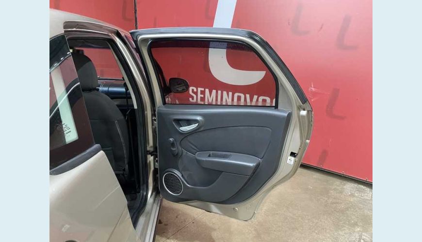 FIAT GRAND SIENA TETRAFUEL 1.4 8V FLEX MANUAL 4P - BEGE - 2013 Foto 9 (Grande)