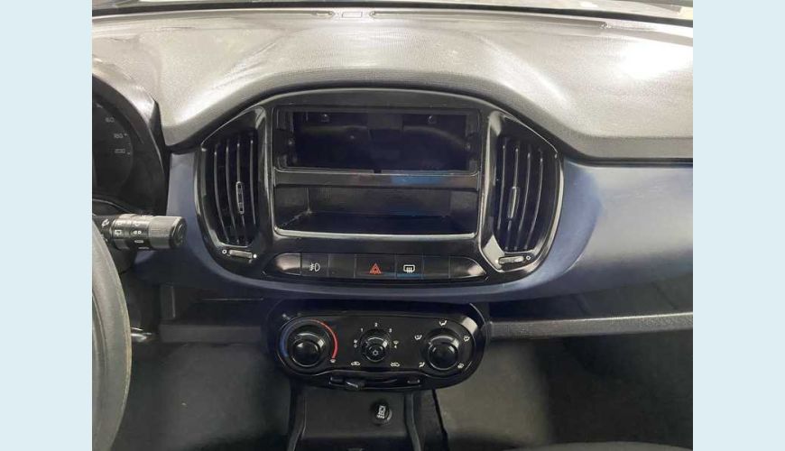 FIAT UNO ATTRACTIVE 1.0 FLEX MANUAL 4P - PRATA - 2016 Foto 9 (Grande)