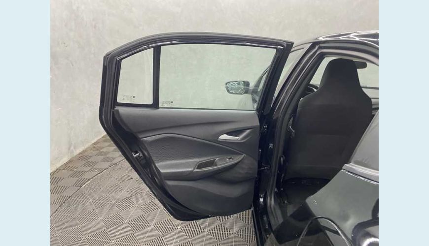 CHEVROLET ONIX LT 1.0 FLEX MANUAL 4P - PRETO - 2023 Foto 9 (Grande)