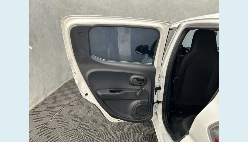 FIAT MOBI LIKE 1.0 FLEX MANUAL 4P - BRANCO - 2023 Foto 9 (Grande)