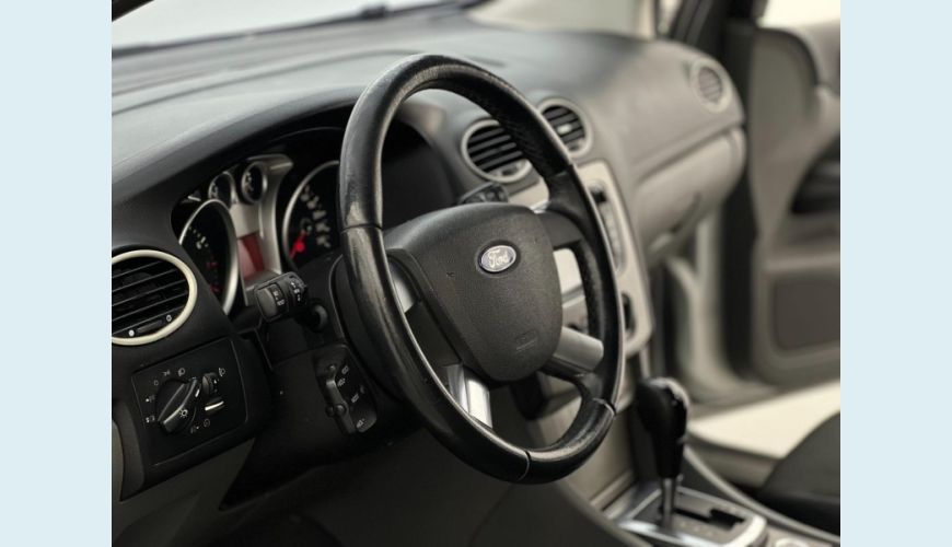 FORD FOCUS 2.0 FLEX AUT. 4P - PRATA - 2012 Foto 9 (Grande)