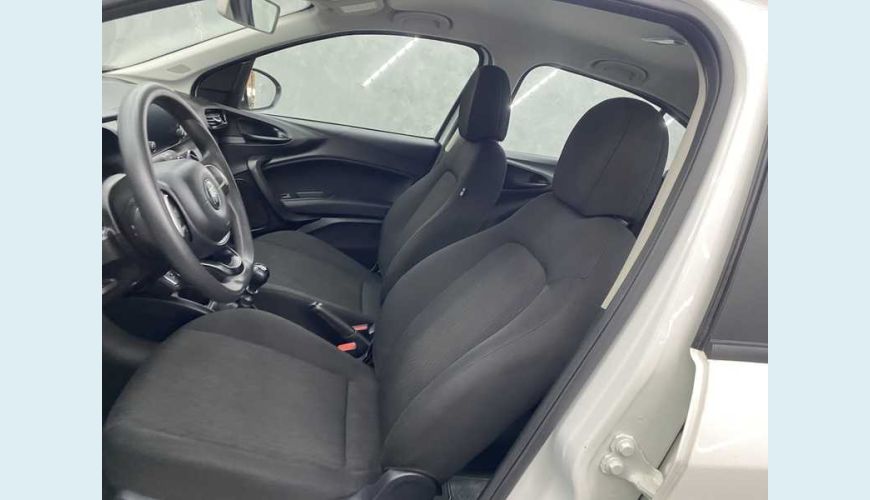 FIAT FIAT CRONOS DRIVE 1.0 FLEX MANUAL 4P - BRANCO - 2023 Foto 9 (Grande)