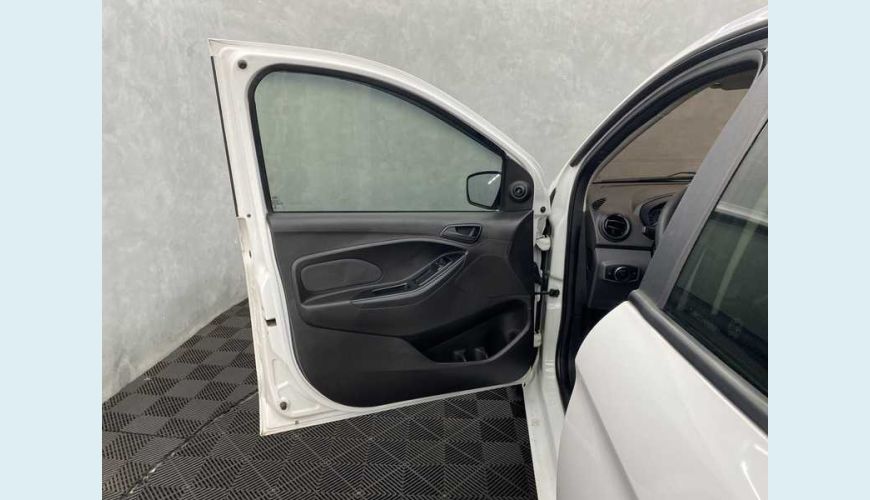FORD KA SEDAN SE 1.5 12V FLEX MANUAL 4P - BRANCO - 2018 Foto 9 (Grande)