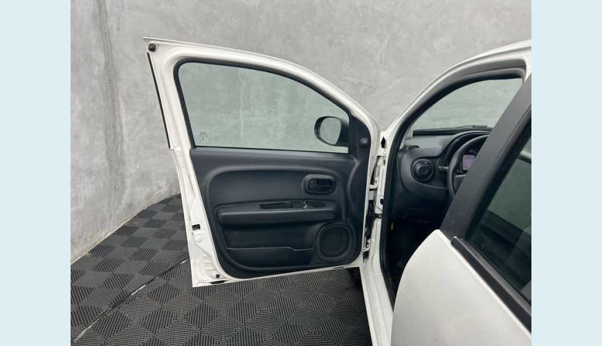 FIAT MOBI LIKE 1.0 FLEX MANUAL 4P - BRANCO - 2023 Foto 9 (Grande)