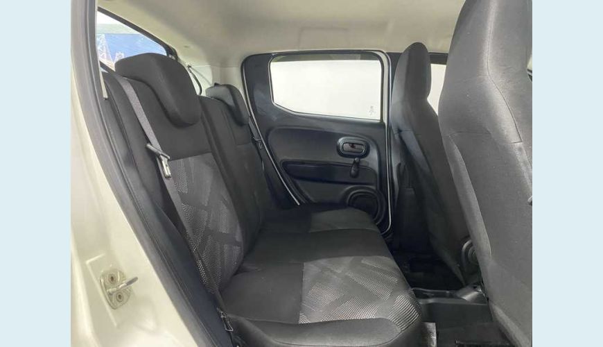 FIAT FIAT MOBI FIREFLY DRIVE 1.0 FLEX MANUAL 4P - BRANCO - 2017 Foto 9 (Grande)