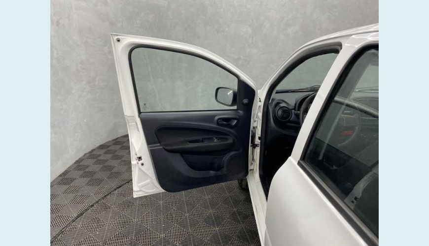 FIAT FIAT UNO ATTRACTIVE 1.0 8V FLEX MANUAL 4P - BRANCO - 2020 Foto 9 (Grande)