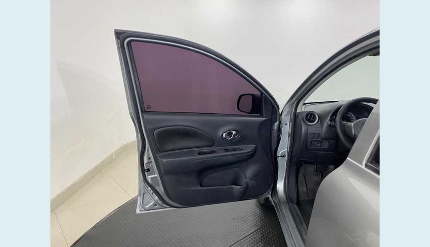 NISSAN NISSAN MARCH S 1.6 16V FLEX MANUAL 4P - CINZA - 2013 Foto 9 (Grande)