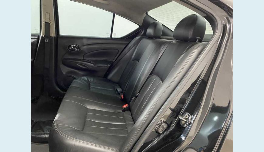NISSAN VERSA SV 1.6 16V FLEX AUT. 4P - PRETO - 2017 Foto 9 (Grande)