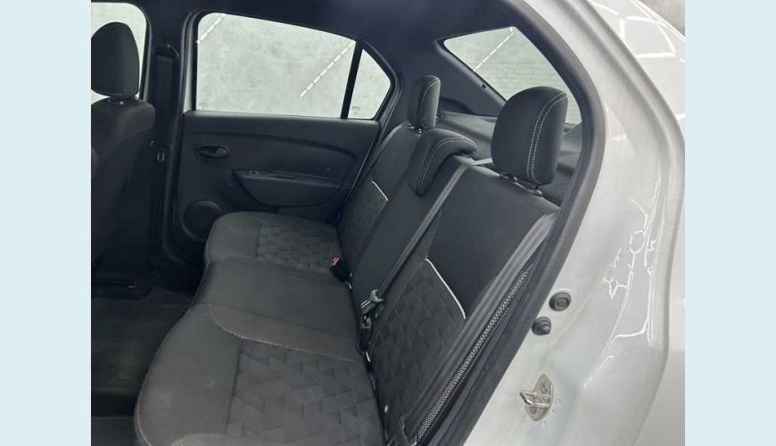 RENAULT LOGAN ZEN 1.0 FLEX MANUAL 4P - BRANCO - 2024 Foto 9 (Grande)