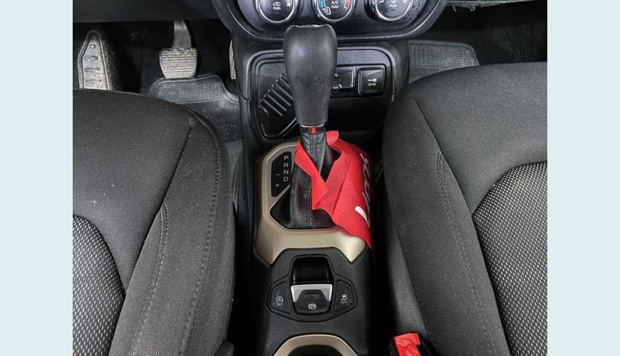 JEEP JEEP RENEGADE 1.8 FLEX AUT. 4P - BRANCO - 2018 Foto 9 (Grande)