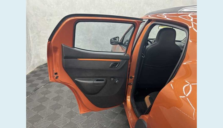 RENAULT RENAULT KWID OUTSIDER 1.0 12V SCE FLEX MANUAL 4P - LARANJA - 2022 Foto 9 (Grande)