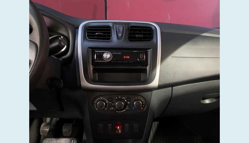 RENAULT RENAULT LOGAN AUTHENTIQUE 1.0 12V FLEX MANUAL 4P - PRATA - 2018 Foto 9 (Grande)
