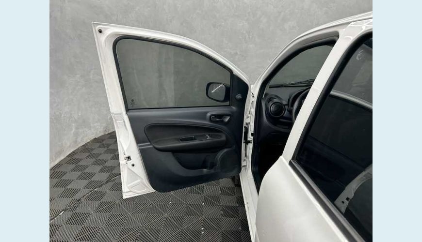 FIAT FIAT UNO ATTRACTIVE 1.0 FLEX MANUAL 4P - BRANCO - 2021 Foto 9 (Grande)