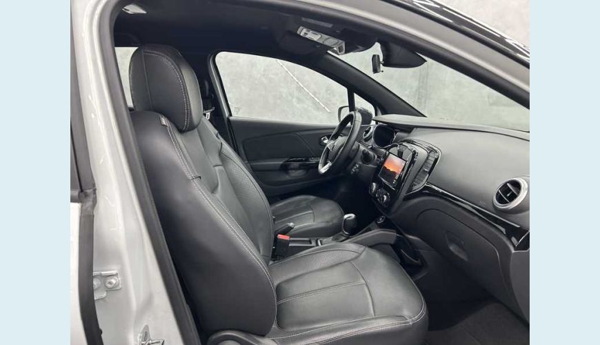 RENAULT RENAULT CAPTUR INTENSE 1.3 TURBO FLEX AUT. 4P - BRANCO - 2023 Foto 9 (Grande)