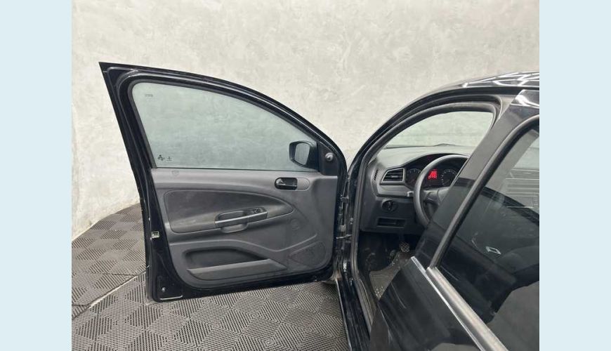 VOLKSWAGEN VOYAGE 1.6 MSI 8V FLEX MANUAL 4P - PRETO - 2021 Foto 9 (Grande)