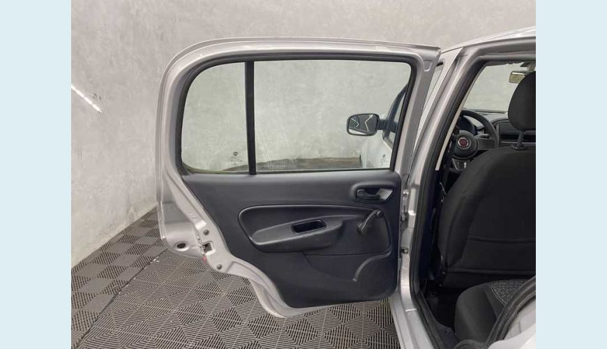 FIAT UNO ATTRACTIVE 1.0 FLEX MANUAL 4P - PRATA - 2021 Foto 9 (Grande)