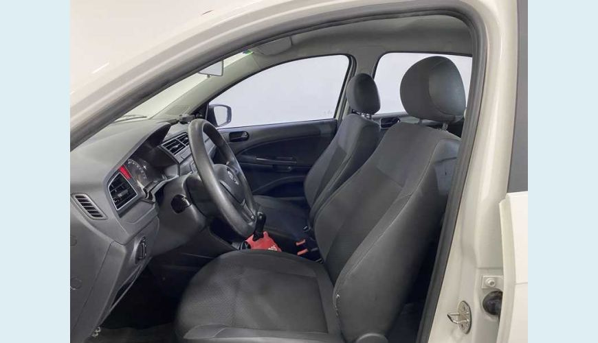VOLKSWAGEN VOYAGE 1.6 MSI 8V FLEX MANUAL 4P - BRANCO - 2020 Foto 9 (Grande)