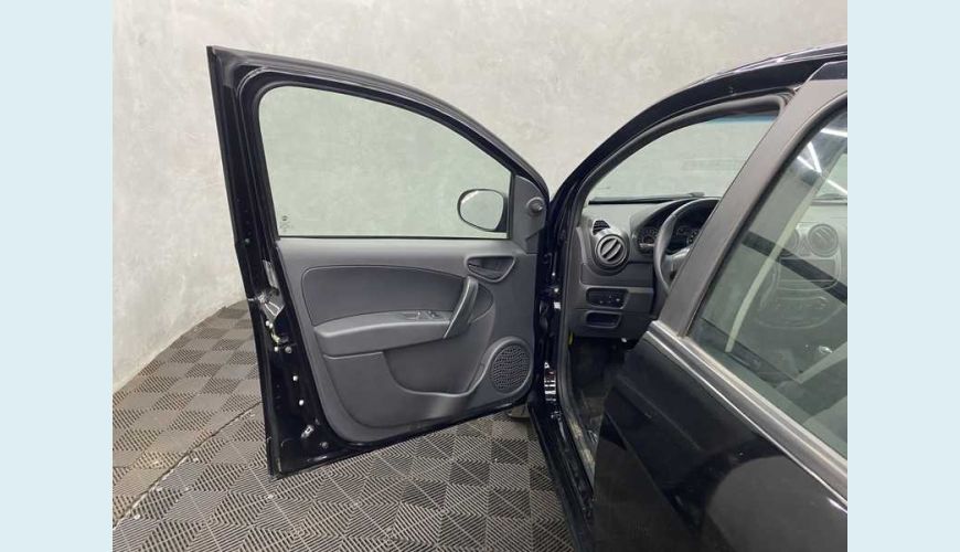 FIAT GRAND SIENA 1.0 FLEX MANUAL 4P - PRETO - 2021 Foto 9 (Grande)