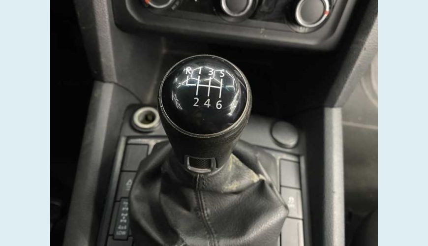 VOLKSWAGEN AMAROK S 2.0 TDI DIESEL MANUAL 2P - PRATA - 2019 Foto 9 (Grande)