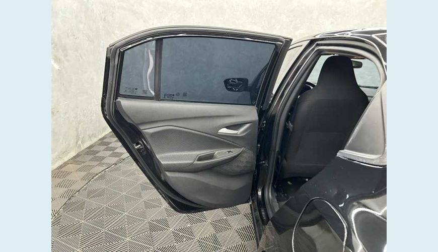 CHEVROLET ONIX LT 1.0 FLEX MANUAL 4P - PRETO - 2023 Foto 9 (Grande)