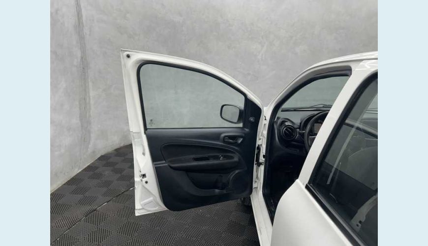 FIAT UNO ATTRACTIVE 1.0 FLEX MANUAL 4P - BRANCO - 2021 Foto 9 (Grande)