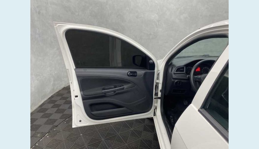VOLKSWAGEN VOYAGE 1.0 MPI FLEX MANUAL 4P - BRANCO - 2023 Foto 9 (Grande)