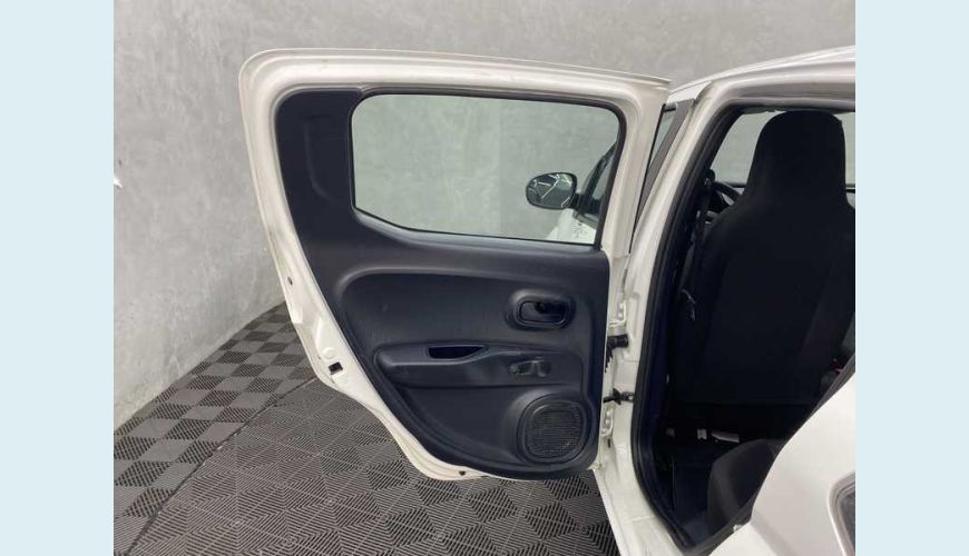 FIAT MOBI LIKE 1.0 FLEX MANUAL 4P - BRANCO - 2020 Foto 9 (Grande)