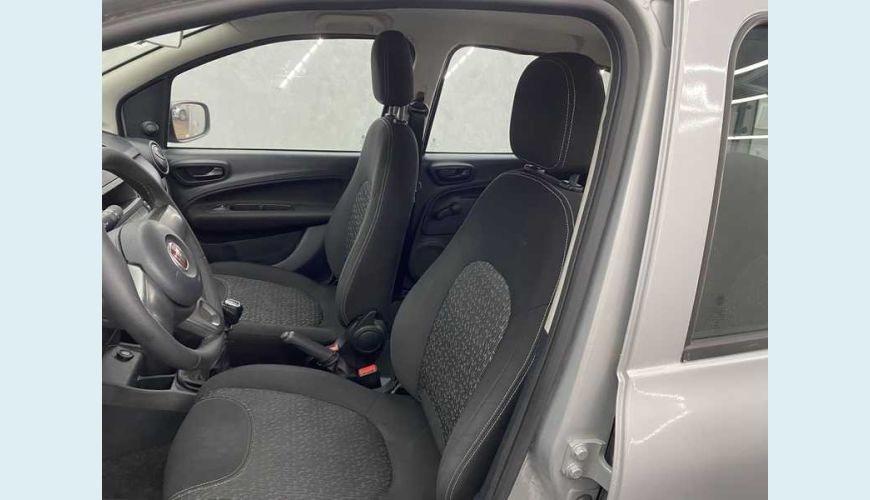 FIAT UNO ATTRACTIVE 1.0 FLEX MANUAL 4P - PRATA - 2021 Foto 9 (Grande)