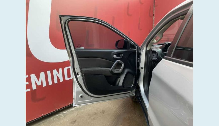 FIAT TORO FREEDOM 2.0 DIESEL MANUAL 4P - PRATA - 2017 Foto 9 (Grande)