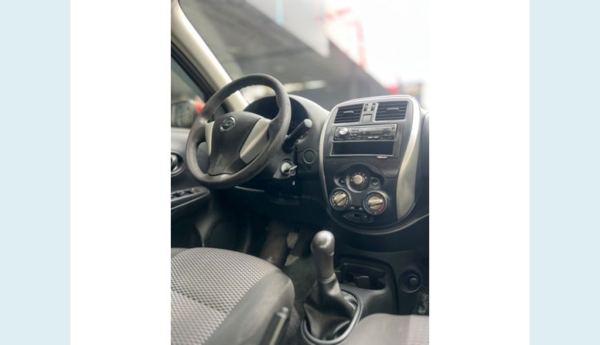 NISSAN VERSA FLEX MANUAL 4P - VERMELHO - 2018 Foto 9 (Grande)