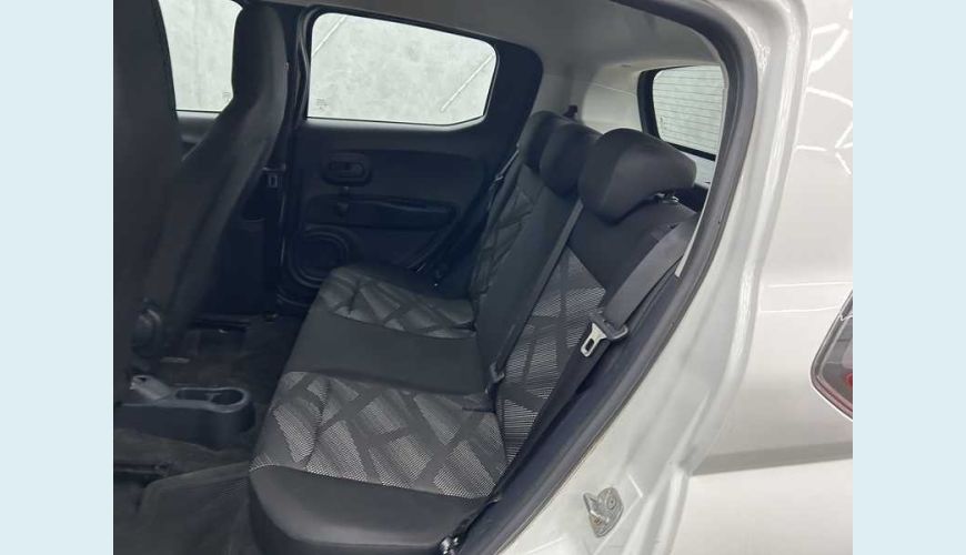FIAT MOBI LIKE 1.0 FLEX MANUAL 4P - BRANCO - 2022 Foto 9 (Grande)