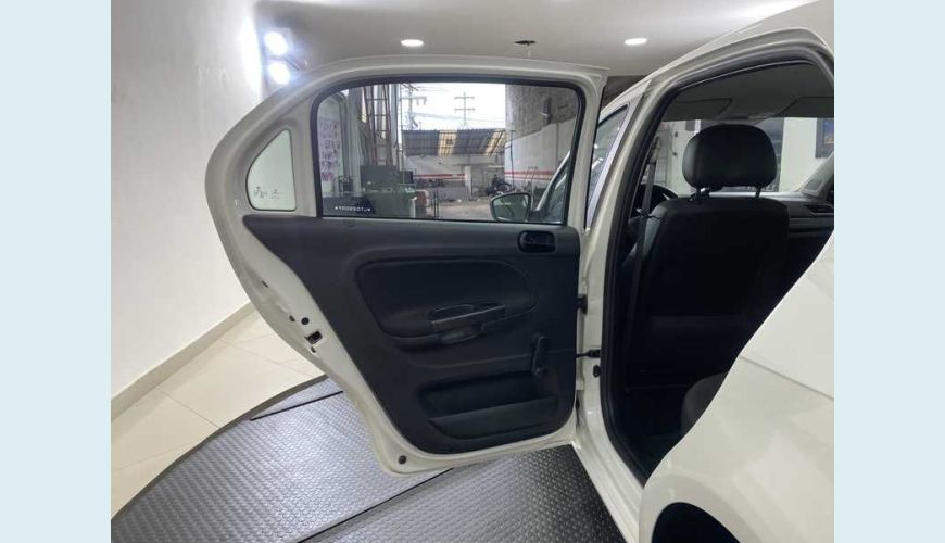 VOLKSWAGEN VOYAGE 1.6 MSI 8V FLEX MANUAL 4P - BRANCO - 2020 Foto 9 (Grande)