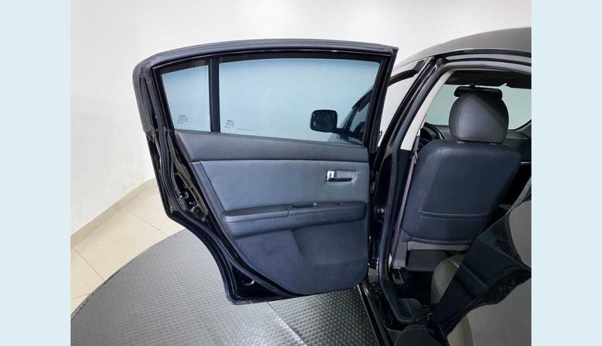 NISSAN SENTRA 2.0 16V FLEX MANUAL 4P - PRETO - 2011 Foto 9 (Grande)