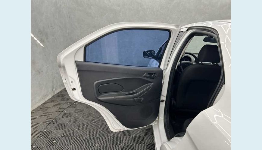 FORD KA SEDAN SE PLUS 1.0 FLEX MANUAL 4P - BRANCO - 2020 Foto 9 (Grande)