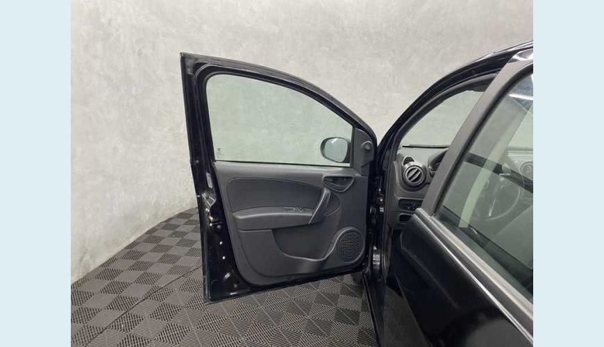 FIAT GRAND SIENA 1.0 FLEX MANUAL 4P - PRETO - 2021 Foto 9 (Grande)