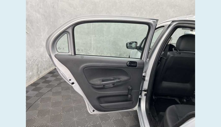 VOLKSWAGEN VOYAGE 1.6 FLEX MANUAL 4P - PRATA - 2022 Foto 9 (Grande)