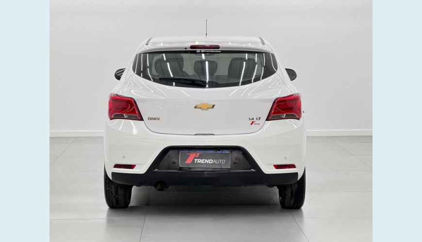 CHEVROLET ONIX LT 1.4 FLEX MANUAL 4P - BRANCO - 2019 Foto 9 (Grande)