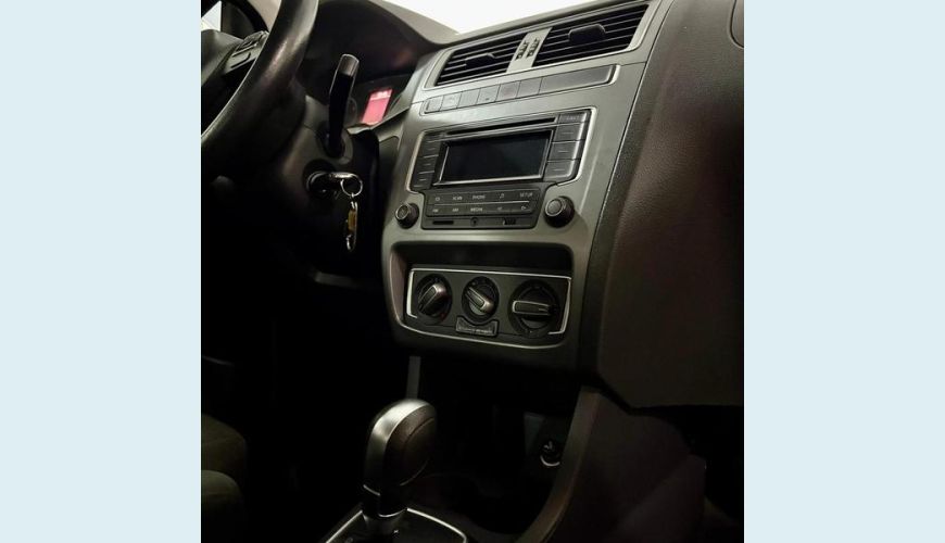 VOLKSWAGEN FOX CL SB 1.6 FLEX AUT. 4P - PRETO - 2015 Foto 9 (Grande)