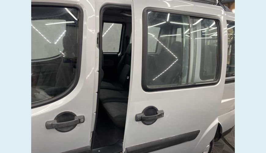 FIAT DOBLO ESSENCE 1.8 16V FLEX MANUAL 4P - PRATA - 2021 Foto 9 (Grande)