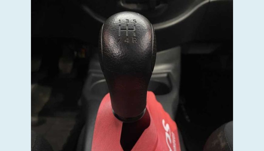 NISSAN NISSAN VERSA SL 1.6 16V FLEX MANUAL 4P - PRETO - 2014 Foto 9 (Grande)