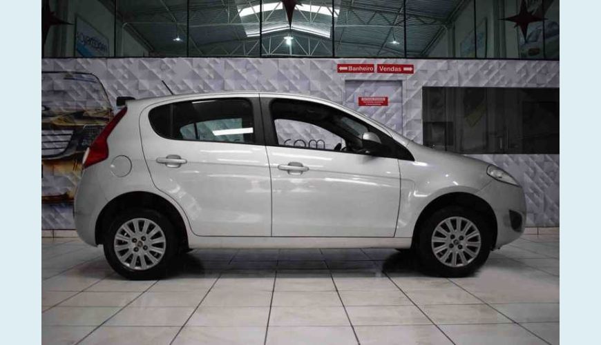 FIAT PALIO ATTRACTIVE 1.0 EVO FLEX MANUAL 4P - PRATA - 2017 Foto 9 (Grande)