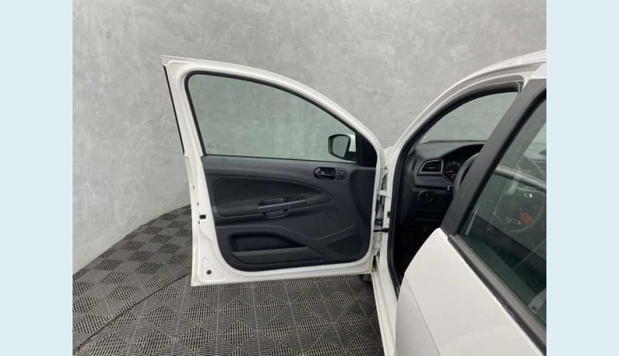 VOLKSWAGEN VOYAGE 1.6 FLEX MANUAL 4P - BRANCO - 2022 Foto 9 (Grande)